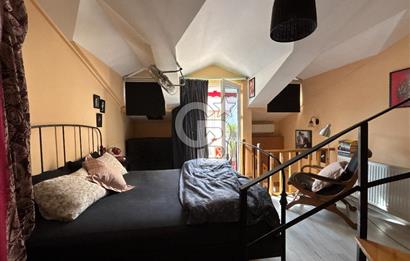 KADIKÖY,MODA,BAHARİYE CD. 3 DK. TERASLI 1,5+1 ÇATI DUBLEKS DAİRE
