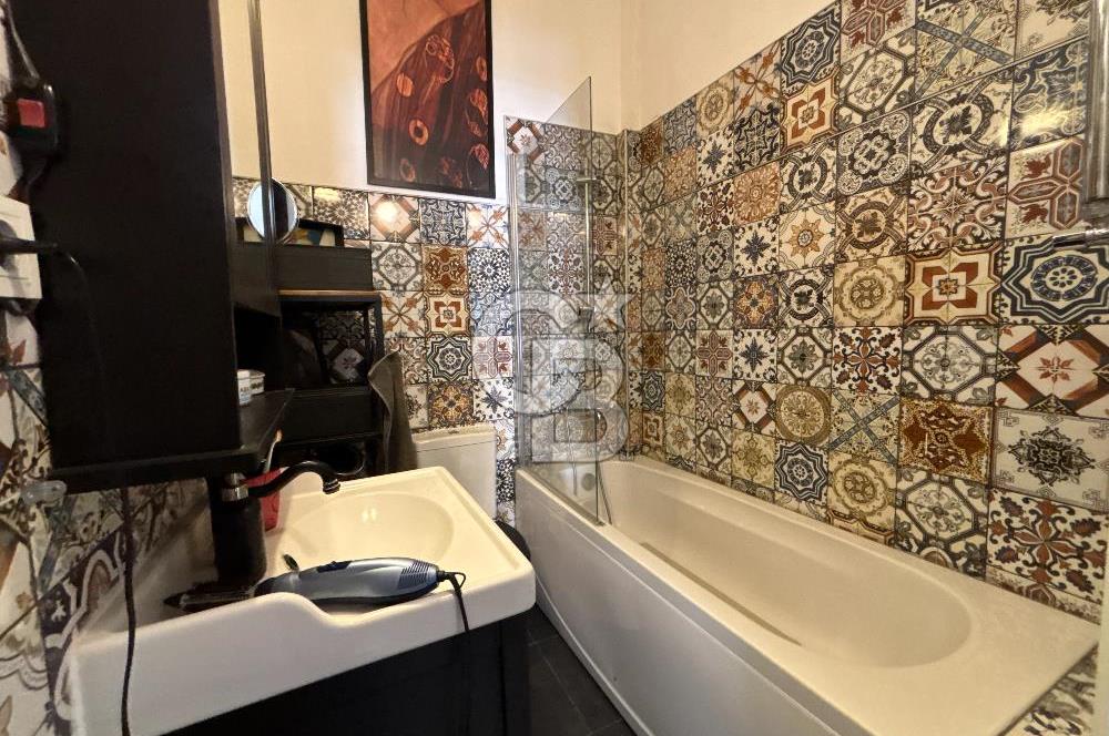 KADIKÖY,MODA,BAHARİYE CD. 3 DK. TERASLI 1,5+1 ÇATI DUBLEKS DAİRE