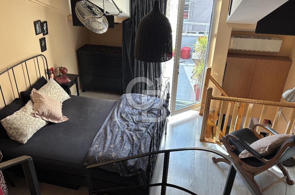 KADIKÖY,MODA,BAHARİYE CD. 3 DK. TERASLI 1,5+1 ÇATI DUBLEKS DAİRE
