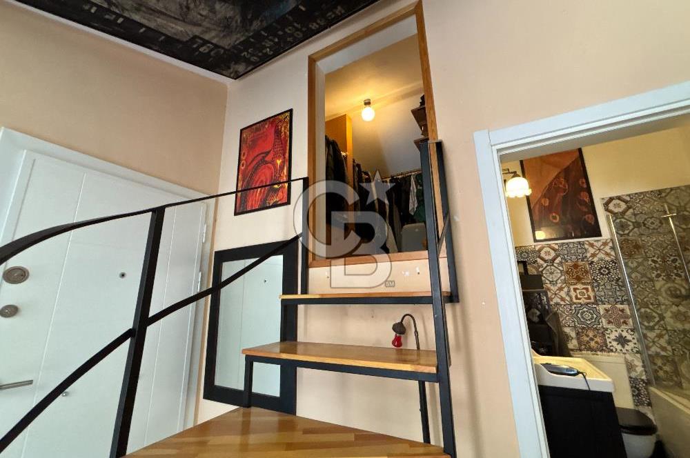 KADIKÖY,MODA,BAHARİYE CD. 3 DK. TERASLI 1,5+1 ÇATI DUBLEKS DAİRE