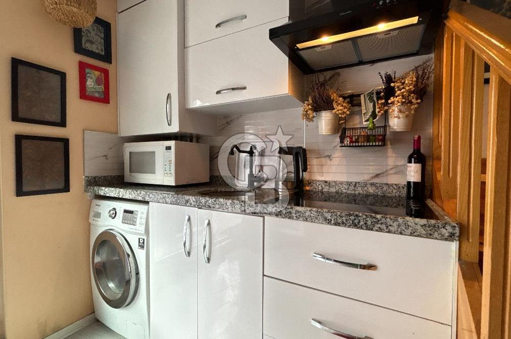 KADIKÖY,MODA,BAHARİYE CD. 3 DK. TERASLI 1,5+1 ÇATI DUBLEKS DAİRE