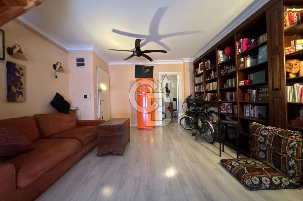 KADIKÖY,MODA,BAHARİYE CD. 3 DK. TERASLI 1,5+1 ÇATI DUBLEKS DAİRE