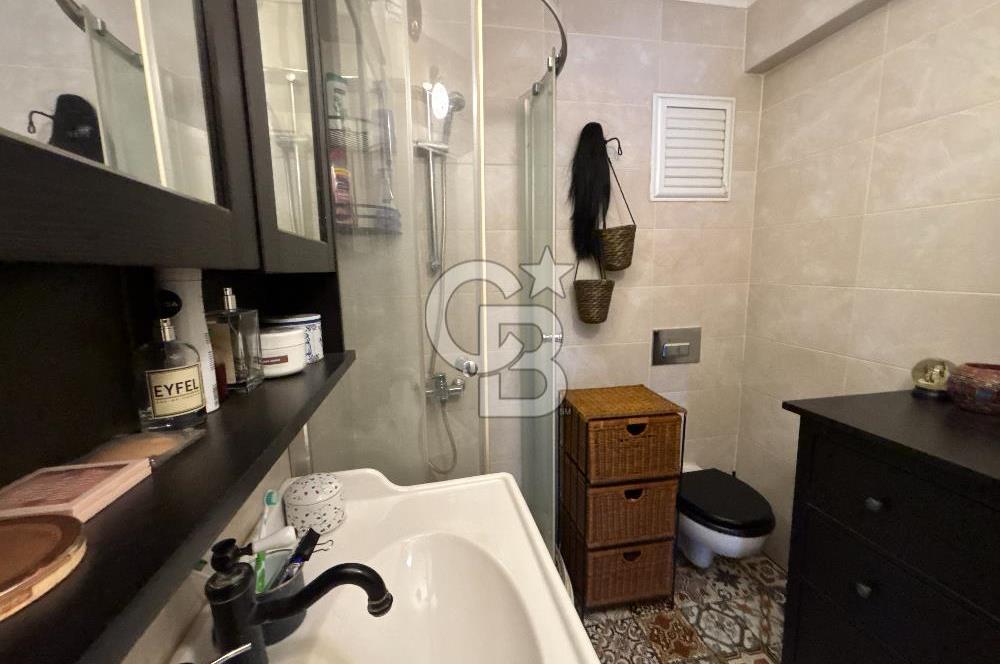 KADIKÖY,MODA,BAHARİYE CD. 3 DK. TERASLI 1,5+1 ÇATI DUBLEKS DAİRE