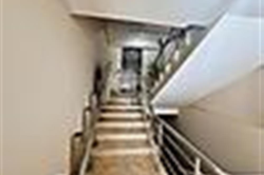 Karşıyaka Şemikler Ordu Bulv. 4+2 Kiralık Dubleks Daire 