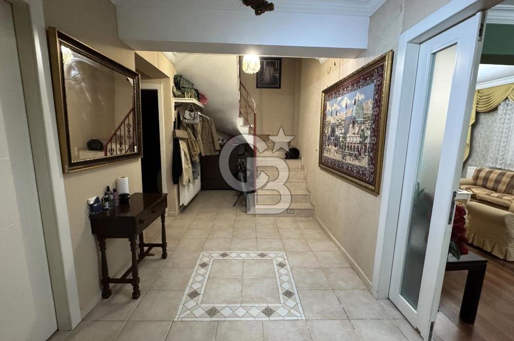 BEYAZEVLER’DE SATILIK 6+2 TRİPLEKS KÖŞE VİLLA