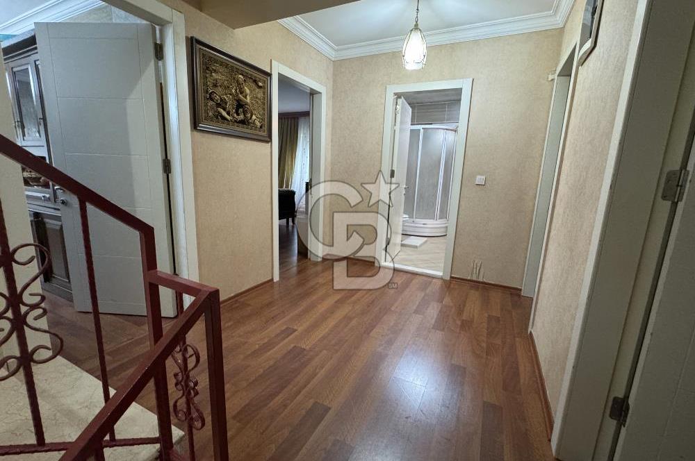 BEYAZEVLER’DE SATILIK 6+2 TRİPLEKS KÖŞE VİLLA