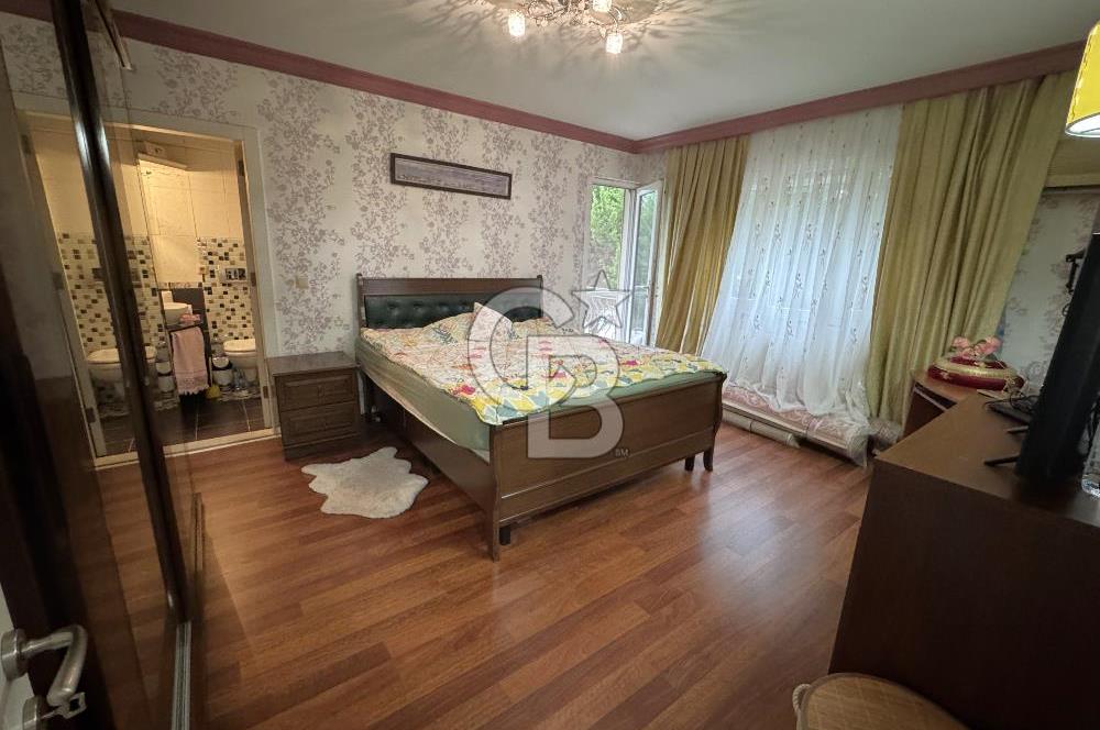 BEYAZEVLER’DE SATILIK 6+2 TRİPLEKS KÖŞE VİLLA