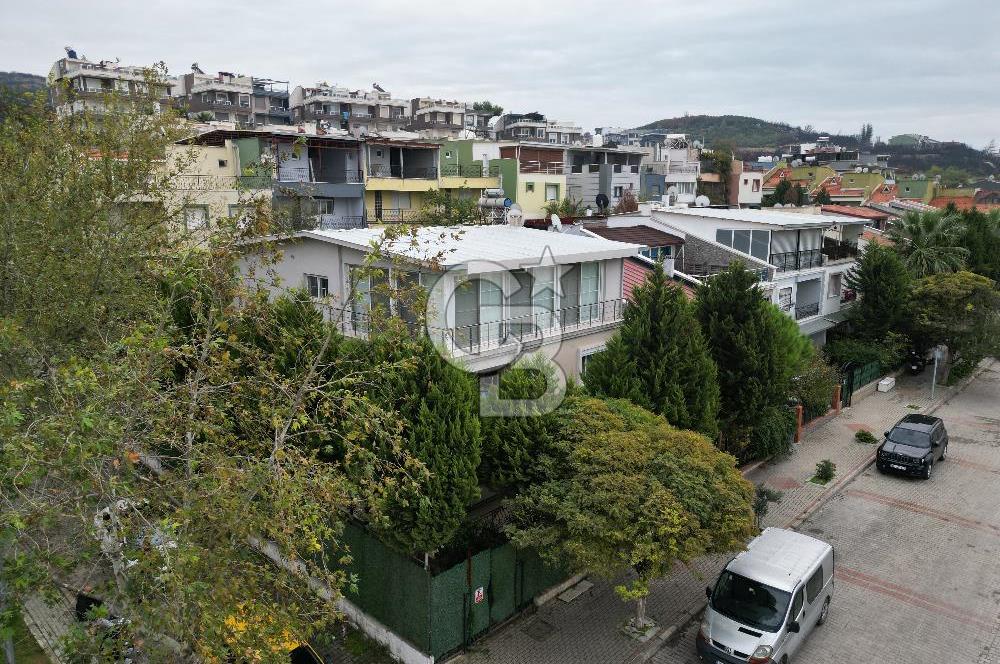 BEYAZEVLER’DE SATILIK 6+2 TRİPLEKS KÖŞE VİLLA