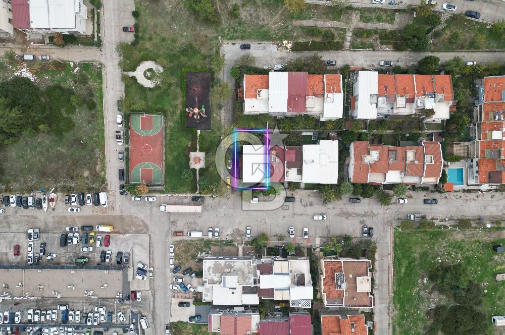 BEYAZEVLER’DE SATILIK 6+2 TRİPLEKS KÖŞE VİLLA