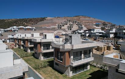 3 + 1  villa denize 500 metre mesafede