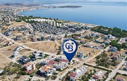 Bahçeli deniz manzaralı daire