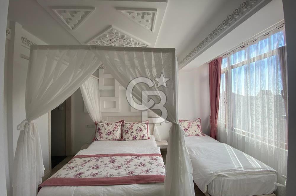 ÇANAKKALE BOZCAADA MERKEZİ KONUMDA 8 ODALI KİRALIK PANSİYON