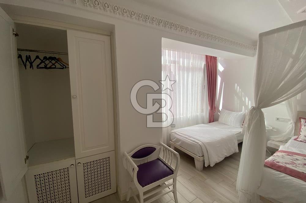 ÇANAKKALE BOZCAADA MERKEZİ KONUMDA 8 ODALI KİRALIK PANSİYON