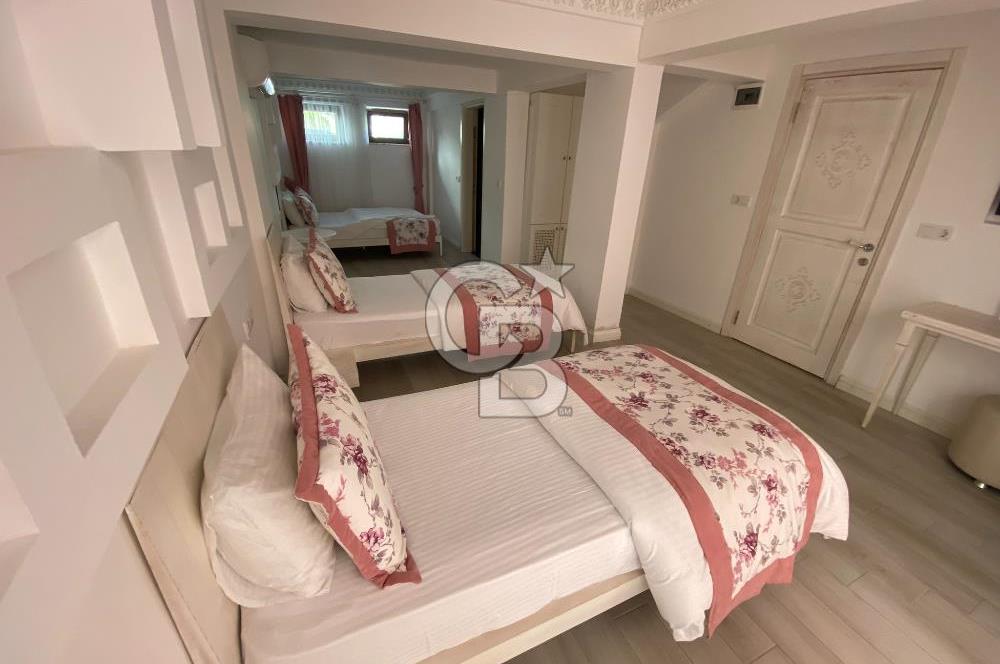 ÇANAKKALE BOZCAADA MERKEZİ KONUMDA 8 ODALI KİRALIK PANSİYON