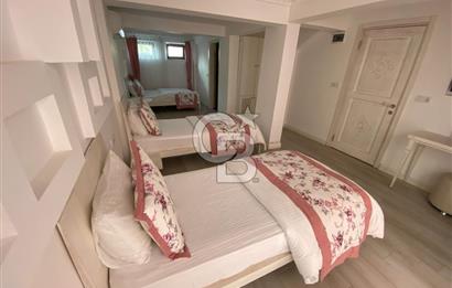 ÇANAKKALE BOZCAADA MERKEZİ KONUMDA 8 ODALI KİRALIK PANSİYON