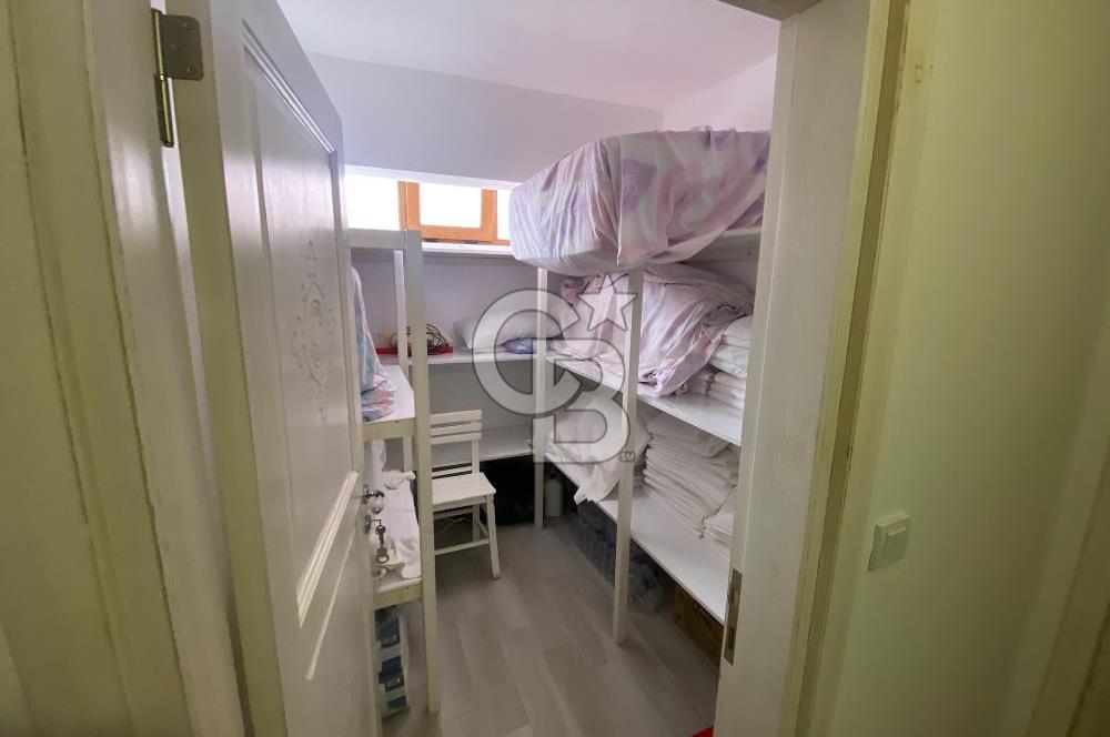 ÇANAKKALE BOZCAADA MERKEZİ KONUMDA 8 ODALI KİRALIK PANSİYON