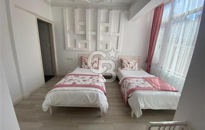 ÇANAKKALE BOZCAADA MERKEZİ KONUMDA 8 ODALI KİRALIK PANSİYON