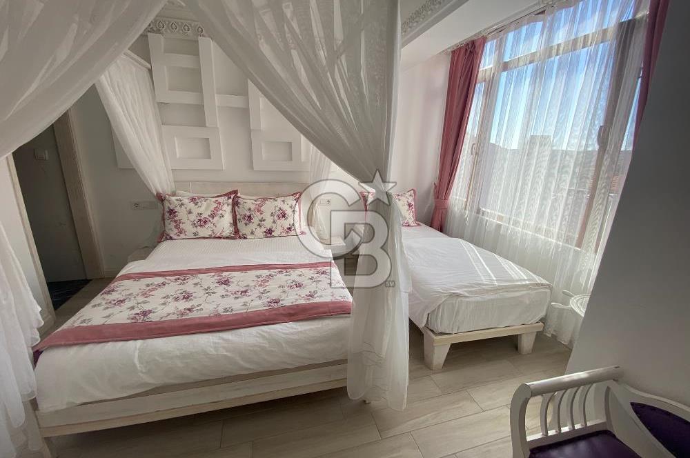 ÇANAKKALE BOZCAADA MERKEZİ KONUMDA 8 ODALI KİRALIK PANSİYON