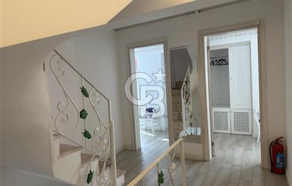 ÇANAKKALE BOZCAADA MERKEZİ KONUMDA 8 ODALI KİRALIK PANSİYON