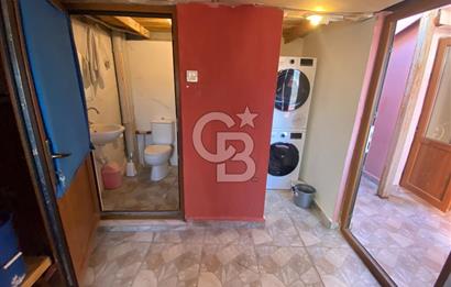 ÇANAKKALE BOZCAADA MERKEZİ KONUMDA 8 ODALI KİRALIK PANSİYON