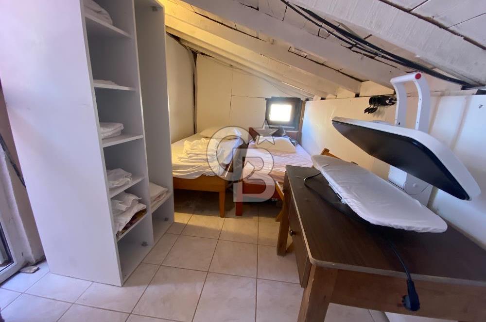 ÇANAKKALE BOZCAADA MERKEZİ KONUMDA 8 ODALI KİRALIK PANSİYON