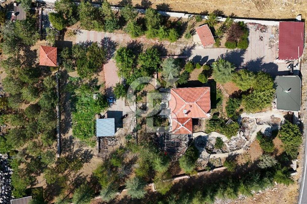 ELMADAĞ'DA 39 DÖNÜM ARAZİSİYLE BİRLİKTE HARİKA ÇİFTLİK EVİ...