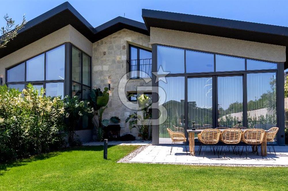 MESA URLA KEKLİKTEPE 3.ETAP GENİŞ BAHÇELİ BODRUMLU 4+1 VİLLA