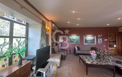 Büyükada da 1579 m2 Havuzlu Çam ve Deniz Manzaralı Satılık 6+1 Villa 