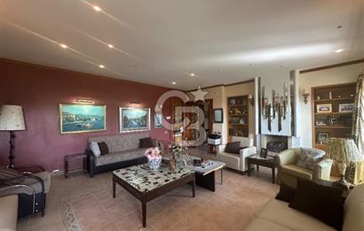 Büyükada da 1579 m2 Havuzlu Çam ve Deniz Manzaralı Satılık 6+1 Villa 