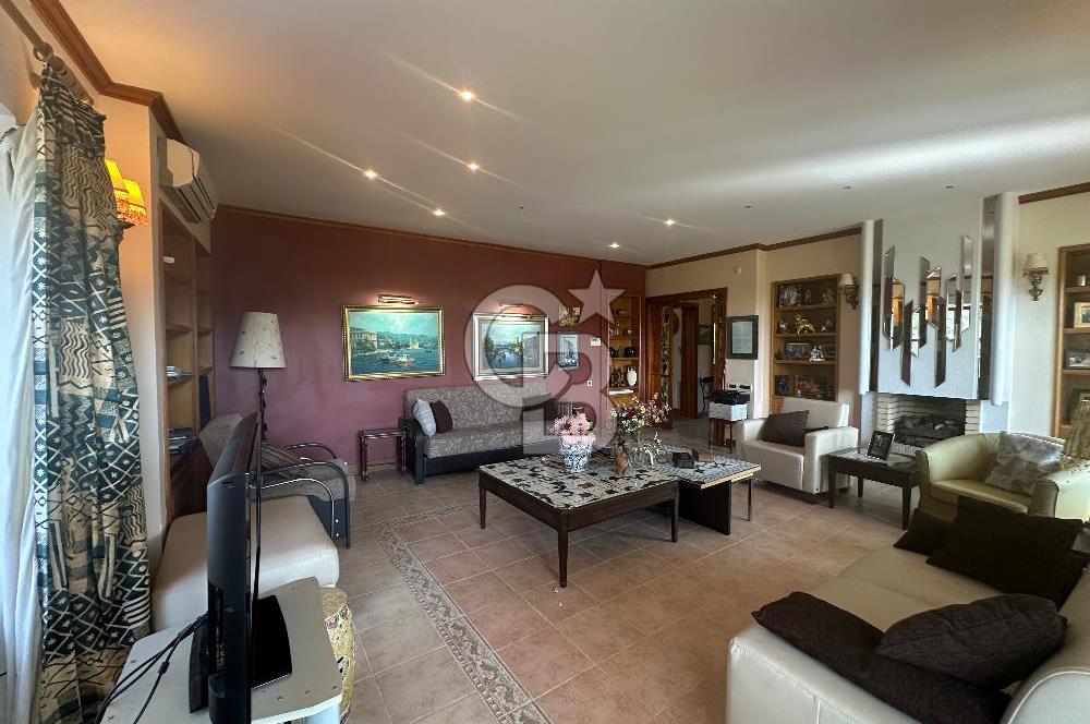 Büyükada da 1579 m2 Havuzlu Çam ve Deniz Manzaralı Satılık 6+1 Villa 