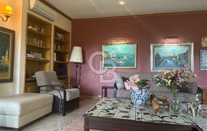 Büyükada da 1579 m2 Havuzlu Çam ve Deniz Manzaralı Satılık 6+1 Villa 