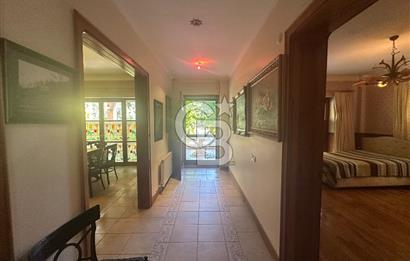 Büyükada da 1579 m2 Havuzlu Çam ve Deniz Manzaralı Satılık 6+1 Villa 