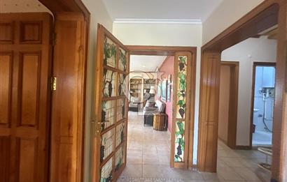 Büyükada da 1579 m2 Havuzlu Çam ve Deniz Manzaralı Satılık 6+1 Villa 