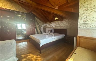 Büyükada da 1579 m2 Havuzlu Çam ve Deniz Manzaralı Satılık 6+1 Villa 