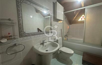 Büyükada da 1579 m2 Havuzlu Çam ve Deniz Manzaralı Satılık 6+1 Villa 