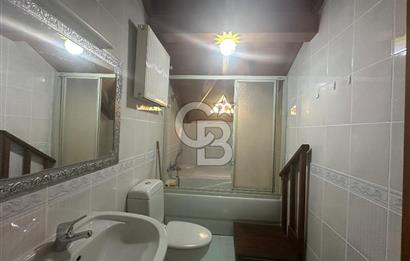 Büyükada da 1579 m2 Havuzlu Çam ve Deniz Manzaralı Satılık 6+1 Villa 