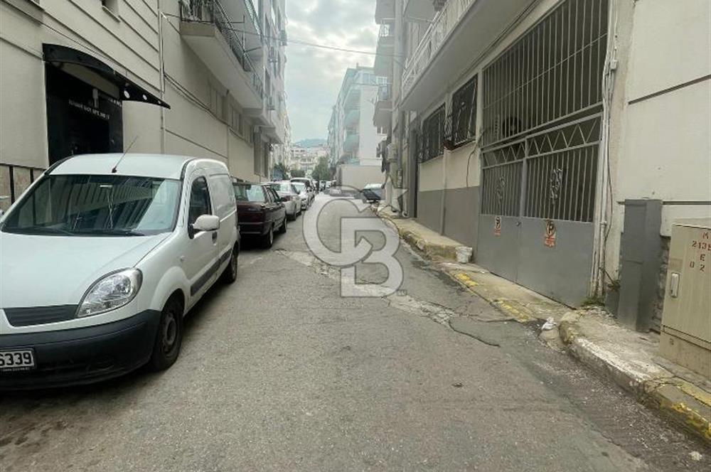 BALÇOVA SEVGİYOLUNDA SATILIK BAHÇELİ  2+1 135 M2 SATILIK DAİRE