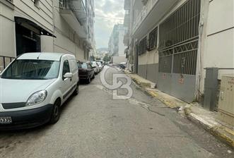 BALÇOVA SEVGİYOLUNDA SATILIK BAHÇELİ  2+1 135 M2 SATILIK DAİRE