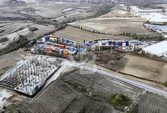 SATILIK ÖMERLİ'DE TİCARİ İMARLI 0.25 EMSAL TEK TAPU 7166 M² ARSA