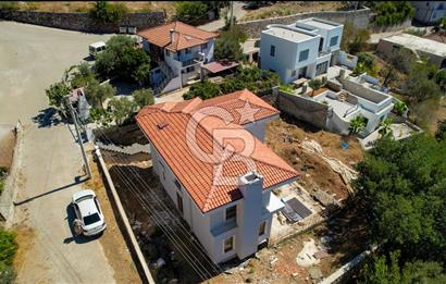 CB MARİNA'DAN MARMARİS HİSARÖNÜ'NDE NATAMAM SATILIK VİLLA