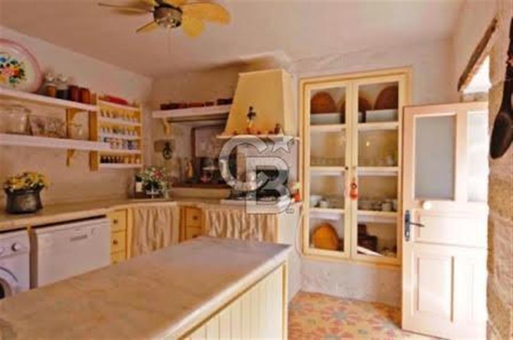 Alaçatı Köy İçinde Yüksek Puanlı Fırsat Butik Otel