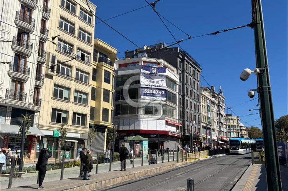 KİRALIK OFİS KATLARI - 4'Ü BİRLİKTE - LALELİ'DE AKSARAY TRAMVAY DURAĞININ HEMEN YANINDA