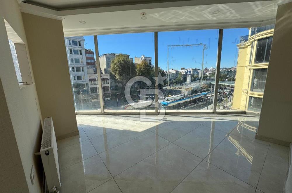 KİRALIK OFİS KATLARI - 4'Ü BİRLİKTE - LALELİ'DE AKSARAY TRAMVAY DURAĞININ HEMEN YANINDA