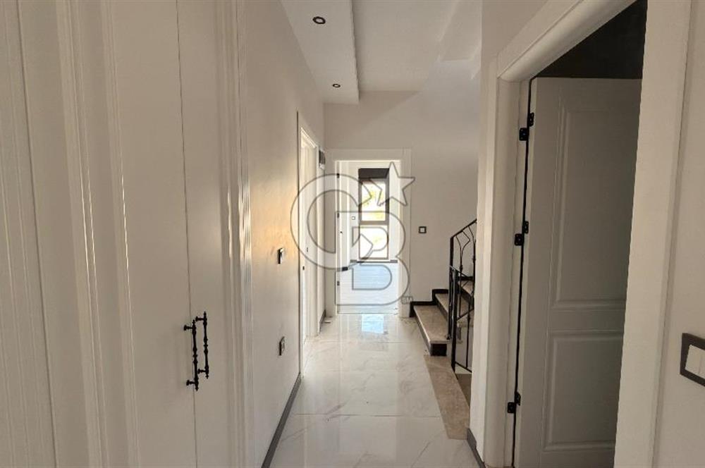 Boğaz Manzaralı 4+1 Lüks Dubleks Villa
