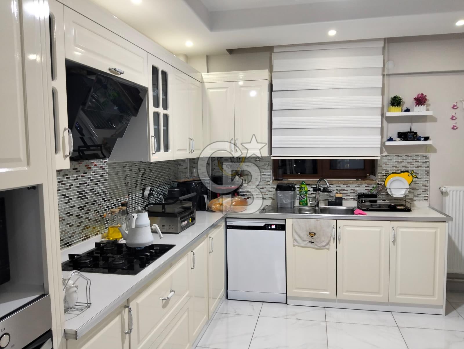 COLDWELL BANKER SAFİR'den TECDE de SATILIK 4,5+1 LÜKS DAİRE