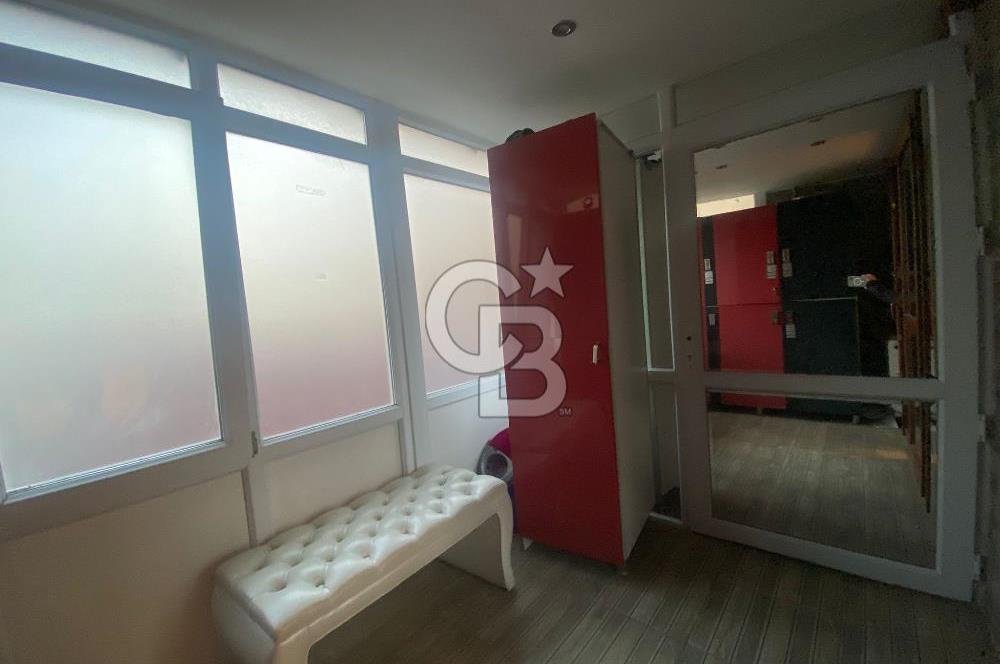 Çekmeköy Mimar Sinan Caddesi Cepheli Satılık Ofis İşyeri