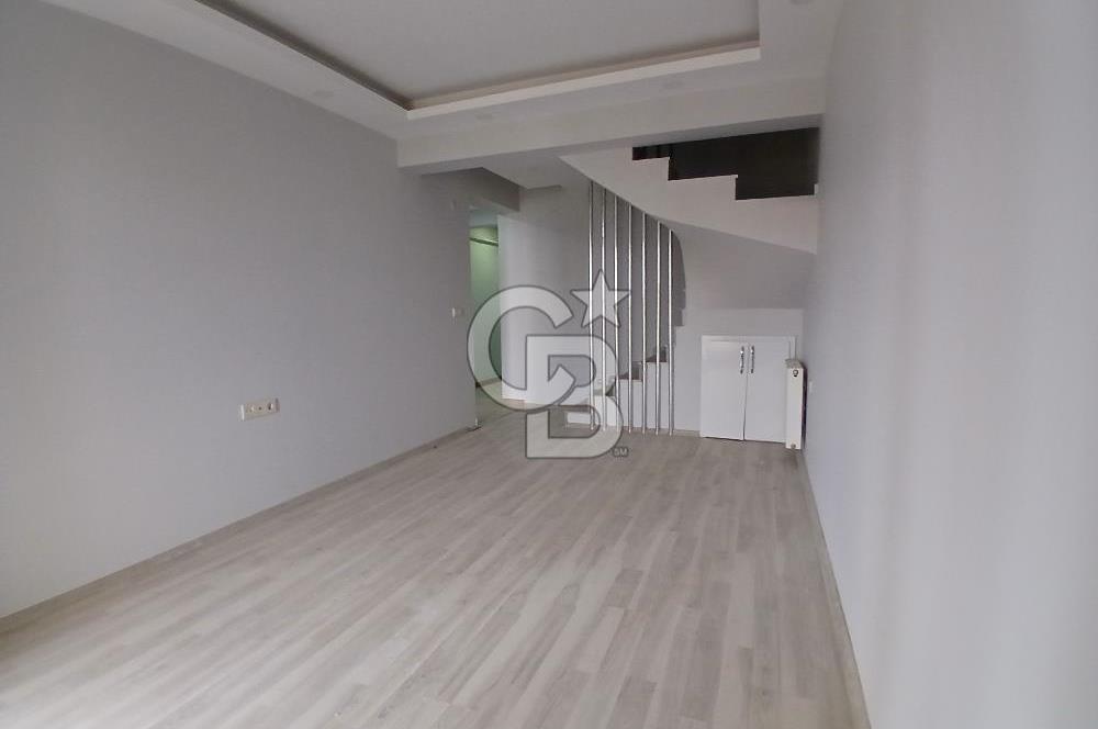 İzmir Ulukent’te Satılık 4+1 Dubleks Daire