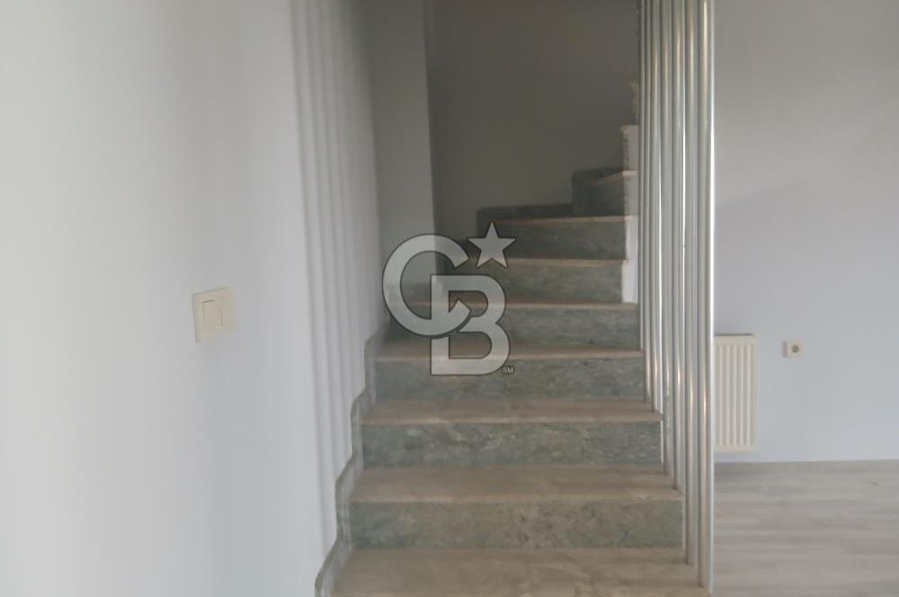 İzmir Ulukent’te Satılık 4+1 Dubleks Daire