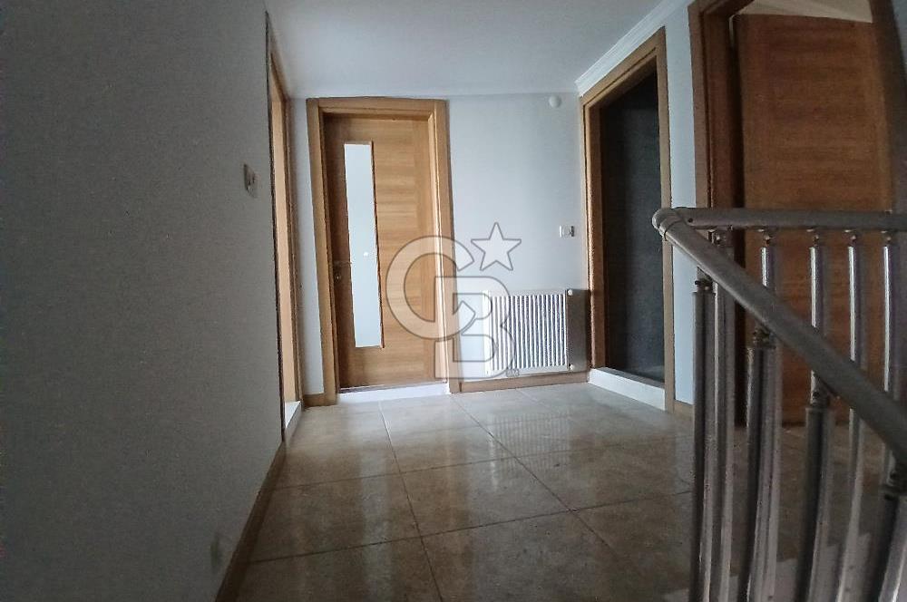 İzmir Ulukent’te Satılık 4+1 Dubleks Daire