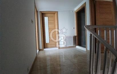 İzmir Ulukent’te Satılık 4+1 Dubleks Daire